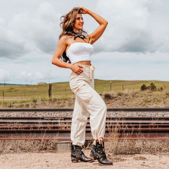 AweSoMe! FREEBIRD By STEVEN Distressed ankle boot booties CRUE sz. 9 - Picture 2 of 10